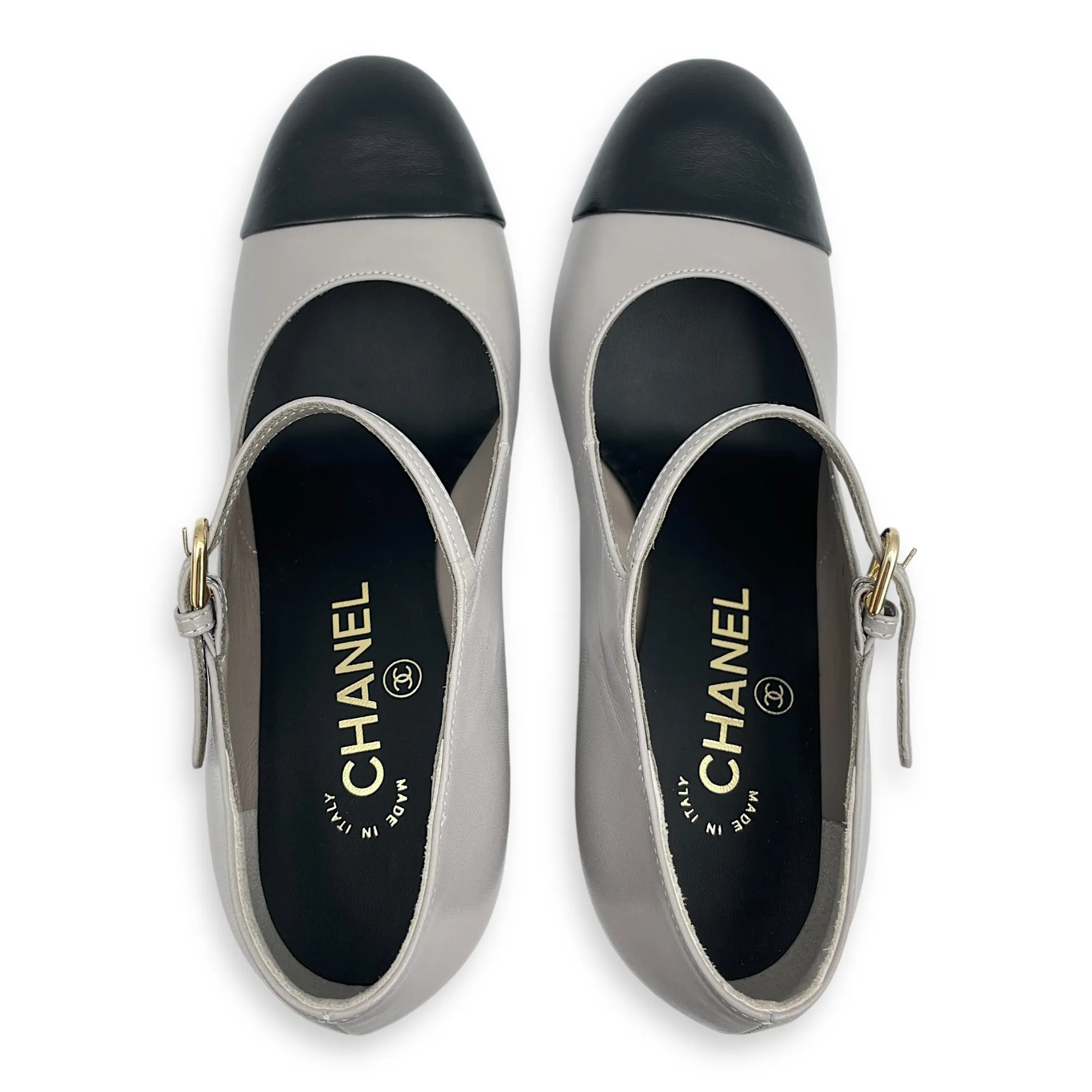 22A Runway Pearl Embellished Mary Janes Pumps 37.5C Multi-colour Shoes in Lambskin, Gold hardware