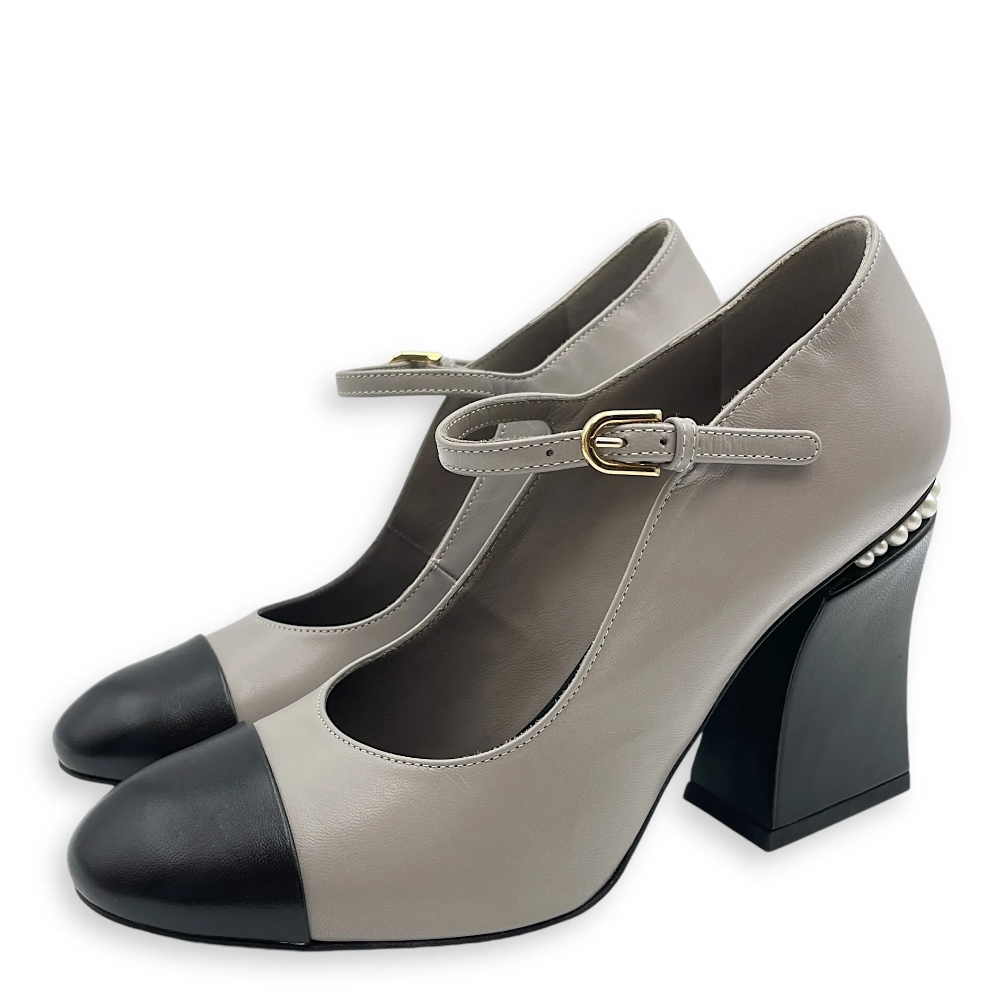 22A Runway Pearl Embellished Mary Janes Pumps 37.5C Multi-colour Shoes in Lambskin, Gold hardware