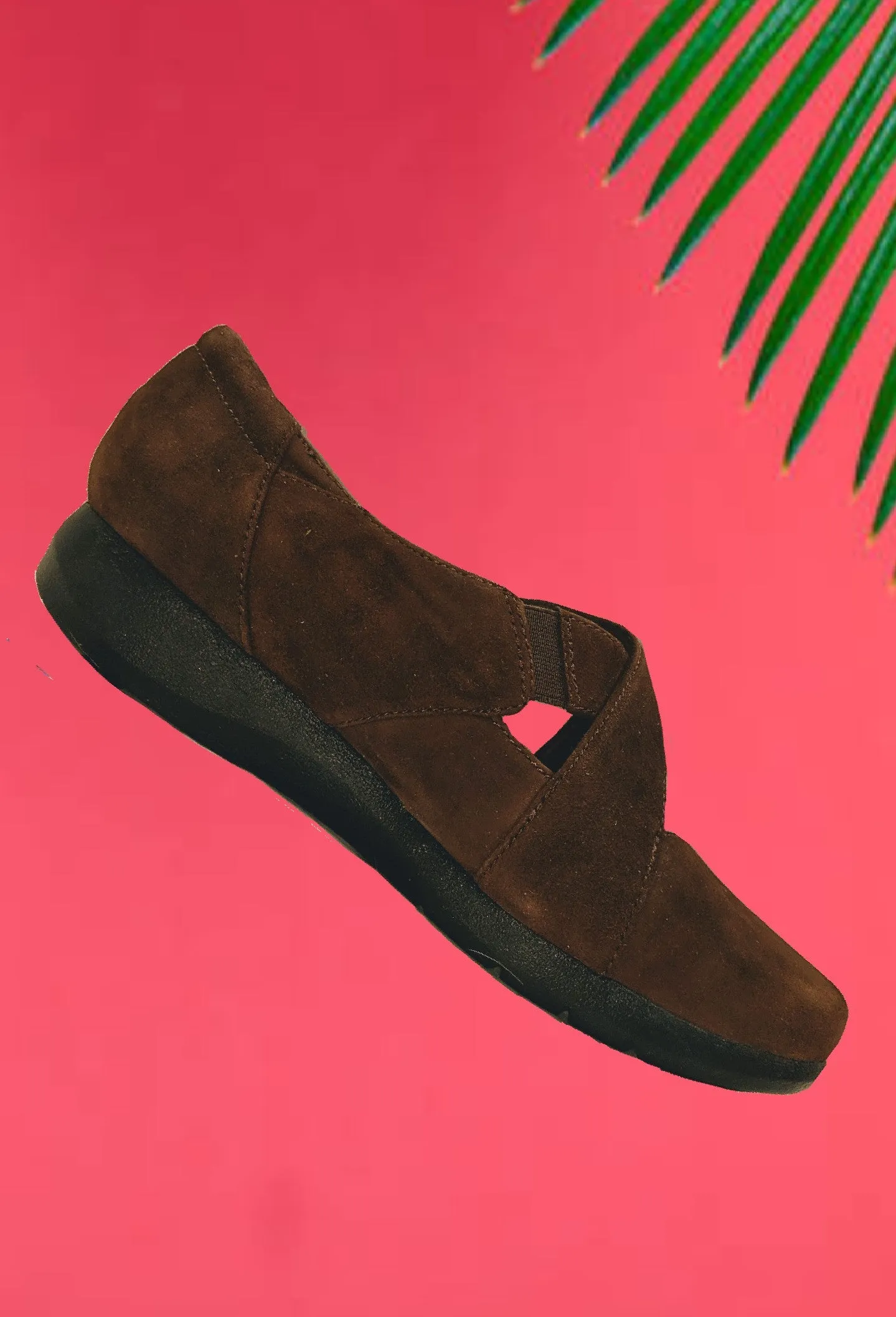 Clark collection comfy slip-on shoes - comfy - size 9 (b)