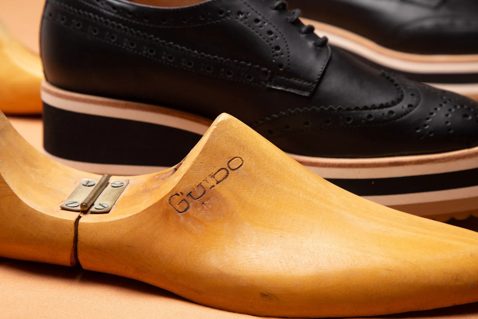 Lace-Up Milan Black