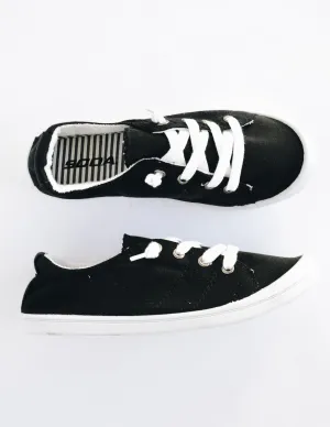 ONE STEP AHEAD SNEAKER - Black/ White