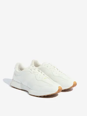 SOLEPLAY White Sneakers