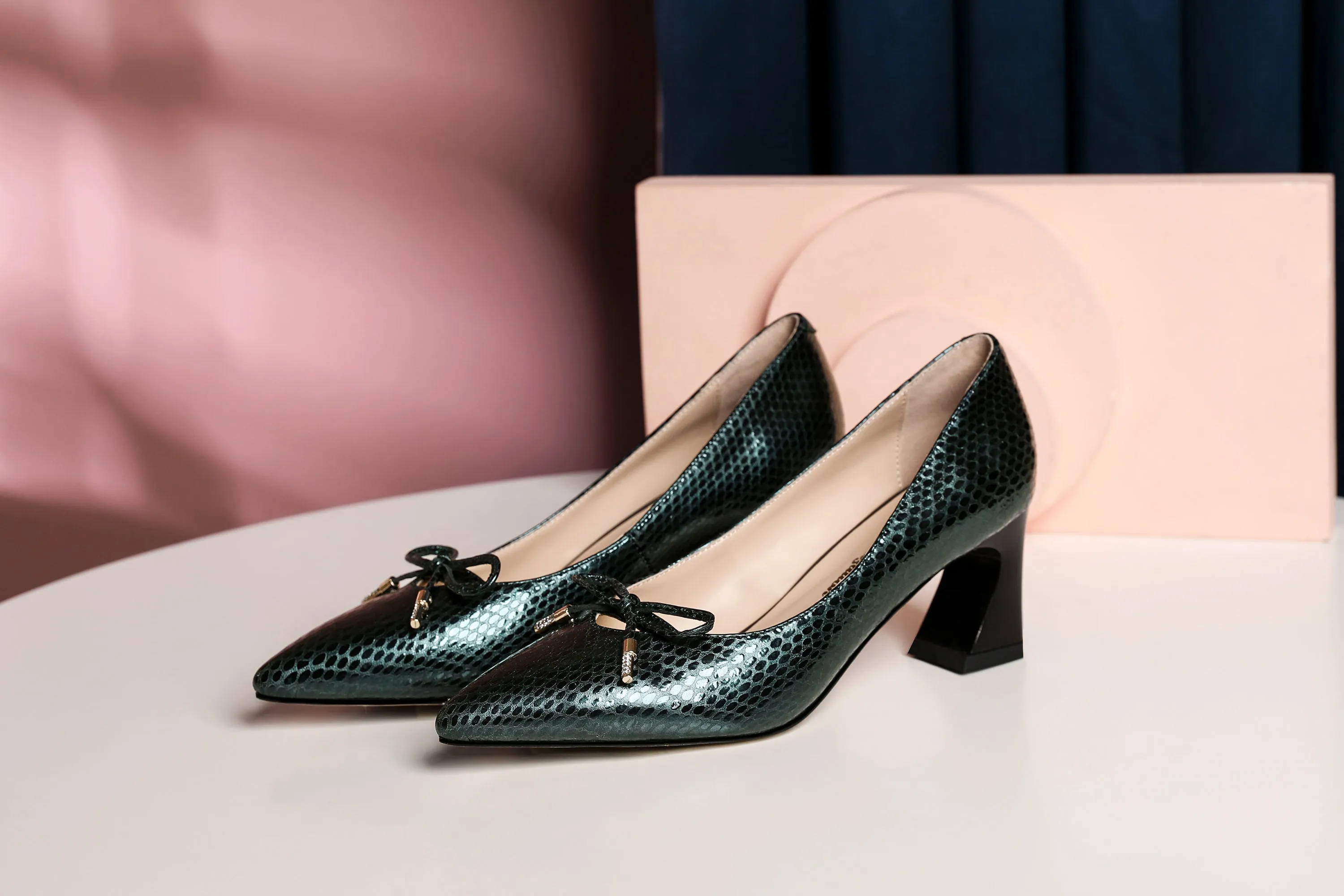 TinaCus Handmade Women's Embossed Genuine Leather Cute Bowtie Mid Spool Heel Pointed Toe Elegant Pumps