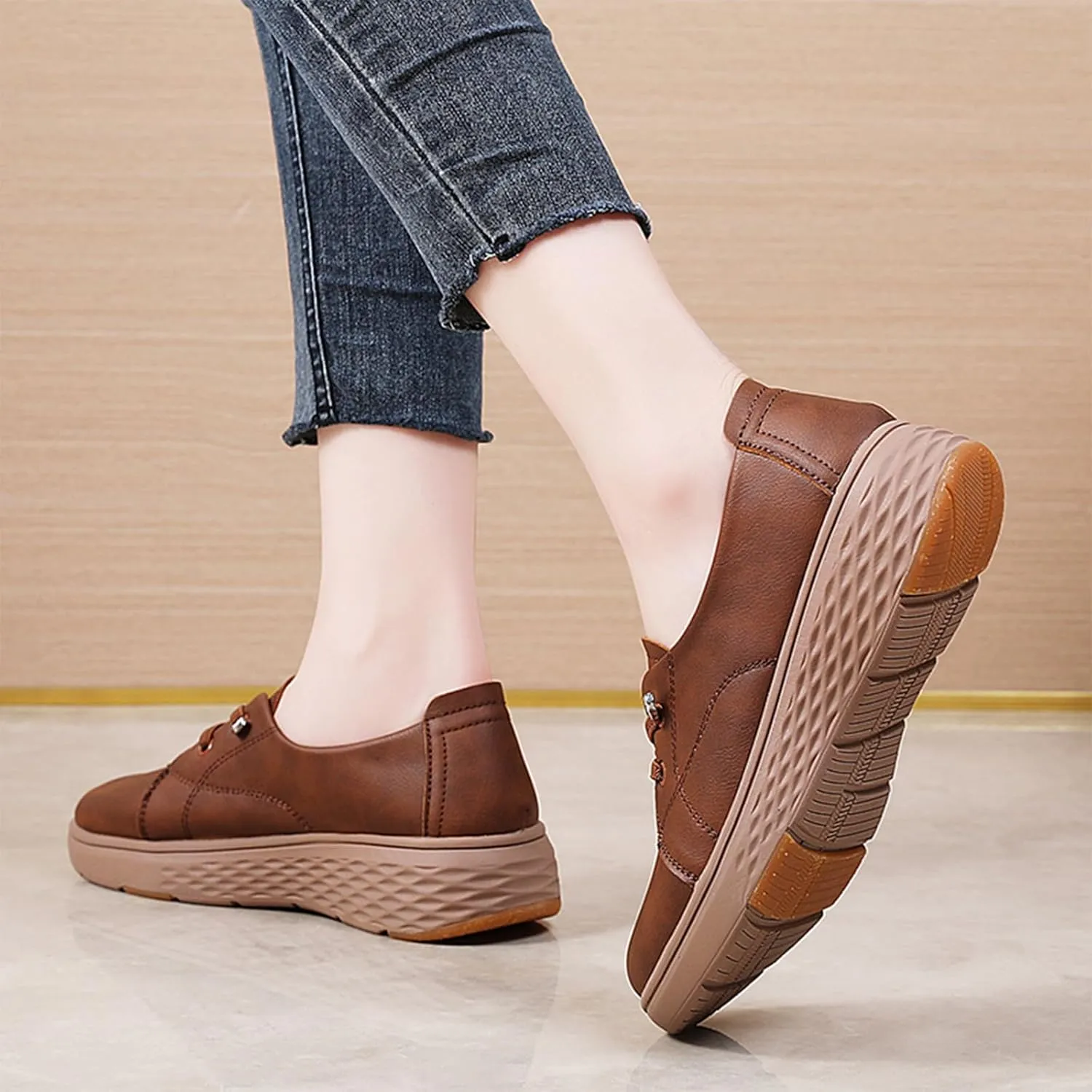 Women's Leather Platform Casual Walking Shoes Comfortable Round Toe Slip On Lightweight Non Slip Sneakers for Walking Workout Driving Loafers